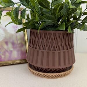 The Axon Planter, Indoor Flower Pot, Tabletop Planter, Layered Design